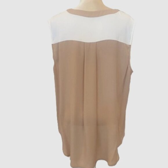 Vince Camuto Chiffon Camel/White w/Black Lace Split V Neck Sleeveless Blouse- 2X - Picture 2 of 4